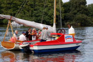 The ice cream man - salhouse broad - Barnes Brinkcraft day boat itenary suggestion 