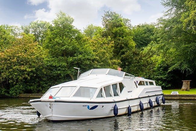 Budget Cheap Norfolk Broads Boats For Holiday Hire