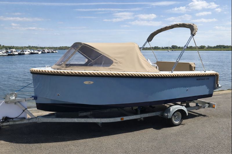 Barnes Brinkcraft - New improved Electric Day boats for 2026